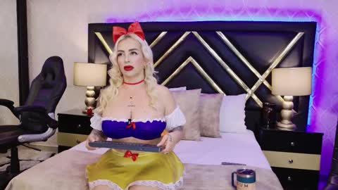 SophieWinslow online show from 1, 11, 2025