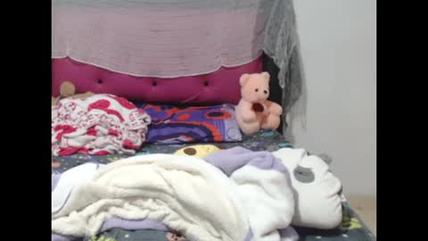 Snapshot of sophiia8 chatting on 16, 10, 2025 sophiia8 online show from 16, 10, 2025