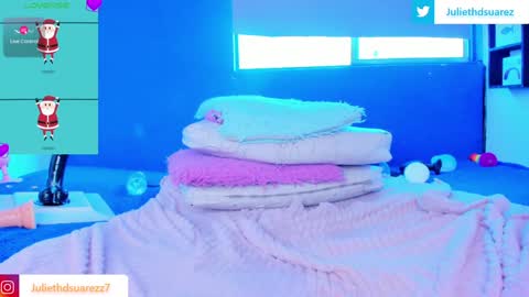 Snapshot of sophiiegreenn chatting on 25, 12, 2024 Julieth online show from 25, 12, 2024