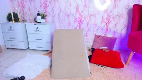 Snapshot of sophiiewilson chatting on 25, 2, 2025 Sophie Wilson online show from 25, 2, 2025