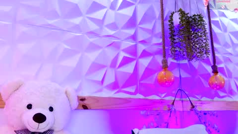 Sophie online show from 4, 6, 2026