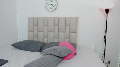 Snapshot of sopphiefox chatting on 18, 4, 2026 Sofia online show from 18, 4, 2026