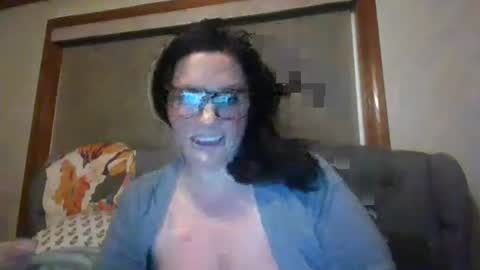 Snapshot of sotamom chatting on 2, 1, 2025 NaughtyMommy online show from 2, 1, 2025