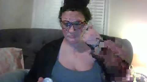 Snapshot of sotamom chatting on 10, 1, 2025 NaughtyMommy online show from 10, 1, 2025