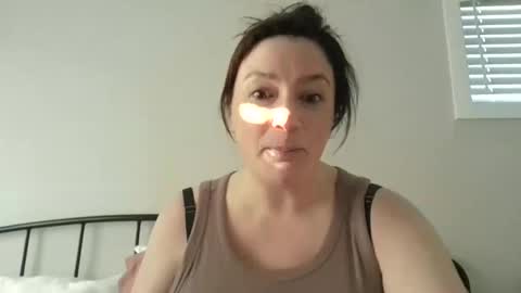 Snapshot of sotamom chatting on 19, 4, 2026 NaughtyMommy online show from 19, 4, 2026