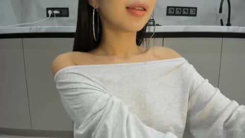 Mia online show from 23, 10, 2025