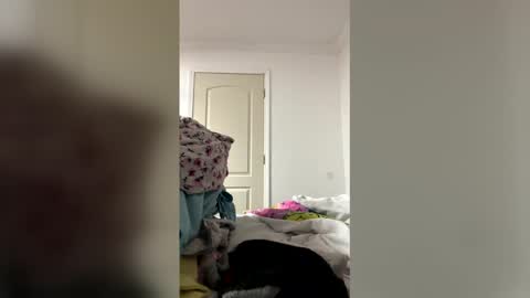 Snapshot of southernblueyes chatting on 5, 4, 2026 Southernblueyes online show from 5, 4, 2026