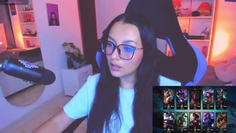 Snapshot of soy___lili chatting on 6, 5, 2026 Lili online show from 6, 5, 2026