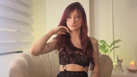 Snapshot of soysilvanna_ chatting on 16, 11, 2025 online show from 16, 11, 2025