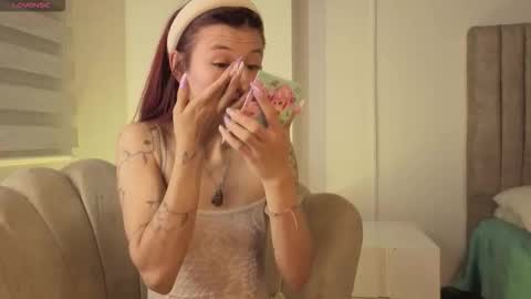 Snapshot of soysilvanna_ chatting on 27, 11, 2025 online show from 27, 11, 2025