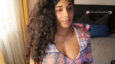 Snapshot of soytropicalfruit chatting on 6, 1, 2026 You want to talk to me more personal follow me in My Channel VIP 50 the discount online show from 6, 1, 2026