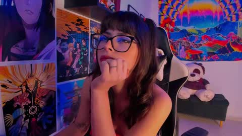 Snapshot of space__kittyy chatting on 27, 12, 2024 Val online show from 27, 12, 2024