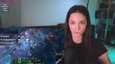 Snapshot of space_x_roxy chatting on 3, 3, 2025 Roxy online show from 3, 3, 2025