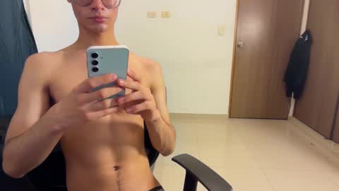 Snapshot of spaiseebuhnaanuh chatting on 15, 9, 2025 Roger online show from 15, 9, 2025