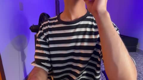 Snapshot of spaiseebuhnaanuh chatting on 11, 10, 2025 Roger online show from 11, 10, 2025