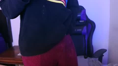 Snapshot of sparkle_pinuppp chatting on 5, 1, 2025 Tip 1 token Follow me on instagram Sparkle pinuppp online show from 5, 1, 2025