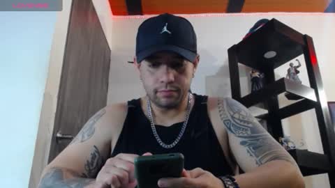 Snapshot of spartacus_cam chatting on 7, 1, 2025     online show from 7, 1, 2025