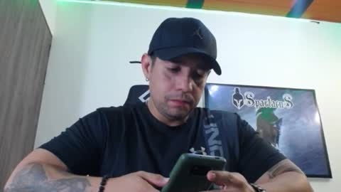 Snapshot of spartacus_cam chatting on 31, 10, 2025 online show from 31, 10, 2025