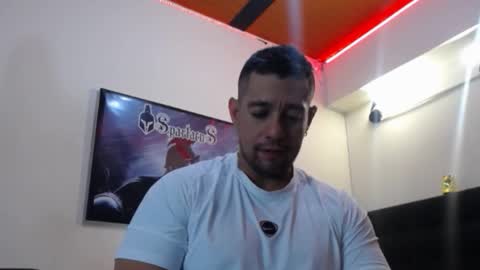 Snapshot of spartacus_cam chatting on 7, 11, 2025 online show from 7, 11, 2025