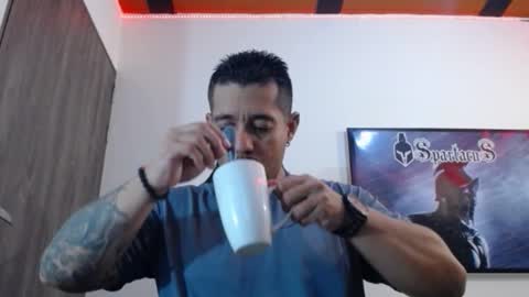 Snapshot of spartacus_cam chatting on 27, 11, 2025 online show from 27, 11, 2025