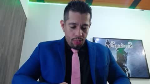 Snapshot of spartacus_cam chatting on 30, 11, 2025 online show from 30, 11, 2025