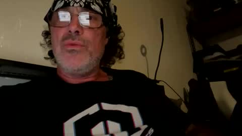 Snapshot of specter1972 chatting on 5, 4, 2026 specter1972 online show from 5, 4, 2026