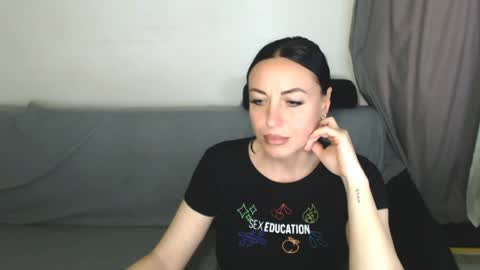 Snapshot of spicemint chatting on 18, 4, 2026 Carla online show from 18, 4, 2026