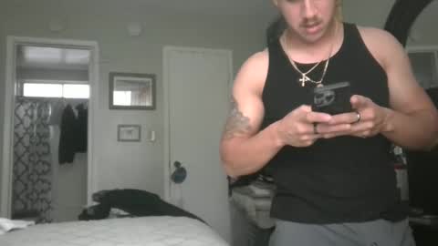 Snapshot of spicey_couple222 chatting on 5, 2, 2025 spicey_couple222 online show from 5, 2, 2025