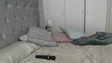 Im Angela  online show from 28, 1, 2025