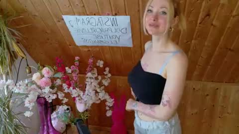 Snapshot of spicyeli chatting on 4, 7, 2026 Eli online show from 4, 7, 2026