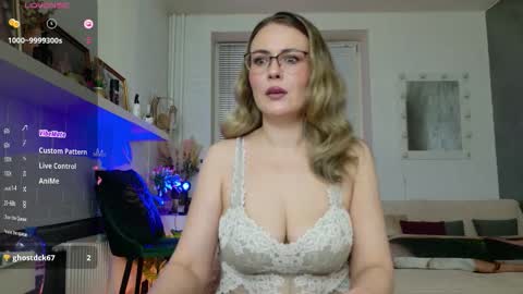 Snapshot of spicyhotmilf chatting on 19, 2, 2026 Lexsy online show from 19, 2, 2026