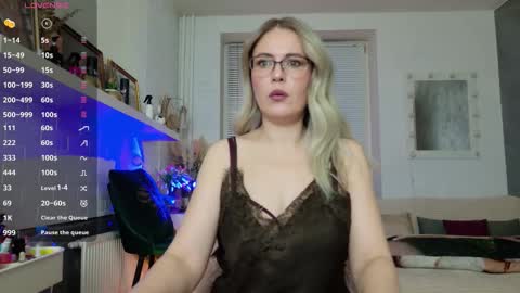 Snapshot of spicyhotmilf chatting on 10, 3, 2026 Lexsy online show from 10, 3, 2026