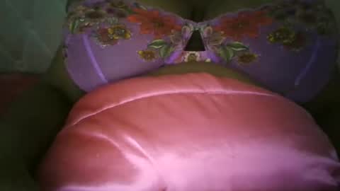 Snapshot of spicyromance chatting on 14, 11, 2025 Ashanti online show from 14, 11, 2025