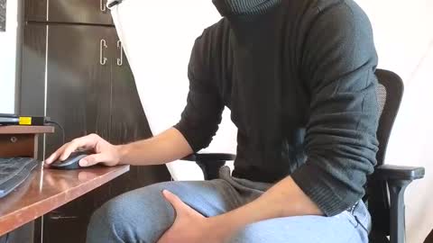 Marco. When Im offline you can view premium content in bio online show from 8, 11, 2025