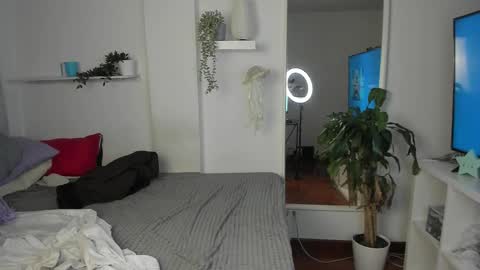 Snapshot of spider_baby_ chatting on 16, 12, 2025 spider_baby_ online show from 16, 12, 2025