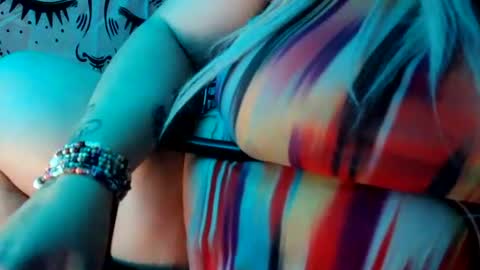 Snapshot of spinnerbitch chatting on 6, 11, 2025 Vanessa Spade online show from 6, 11, 2025