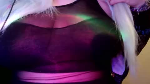 Snapshot of spinnerbitch chatting on 23, 3, 2026 Vanessa Spade online show from 23, 3, 2026