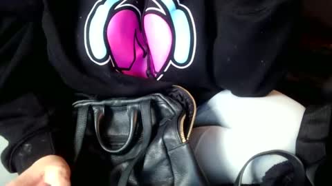 Snapshot of spinnerbitch chatting on 6, 4, 2026 Vanessa Spade online show from 6, 4, 2026