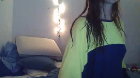 Snapshot of spinwithus chatting on 4, 1, 2025 Rose online show from 4, 1, 2025