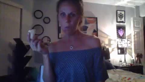 Snapshot of spinwithus chatting on 18, 12, 2025 Rose online show from 18, 12, 2025