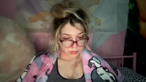 Snapshot of spookysanrihoe chatting on 7, 3, 2025 Pixie online show from 7, 3, 2025