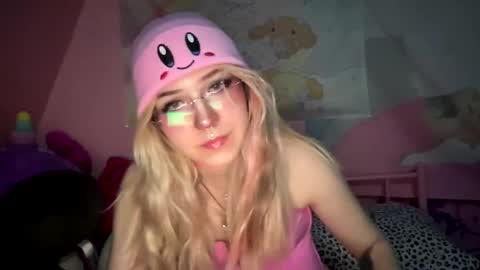 Snapshot of spookysanrihoe chatting on 8, 3, 2025 Pixie online show from 8, 3, 2025