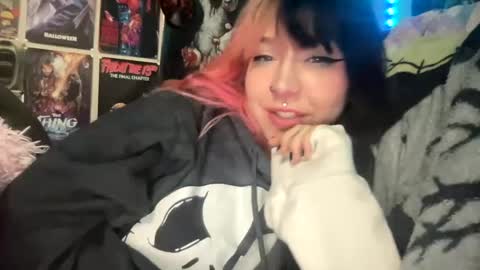 Snapshot of spookysanrihoe chatting on 8, 10, 2025 Pixie online show from 8, 10, 2025