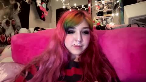 Snapshot of spookysanrihoe chatting on 27, 4, 2026 Pixie online show from 27, 4, 2026