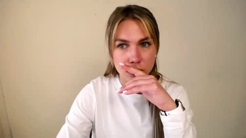 Snapshot of sport_tall_karina chatting on 4, 5, 2026 Karina online show from 4, 5, 2026
