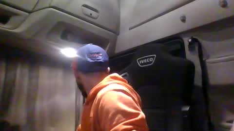 Snapshot of spyco82 chatting on 24, 11, 2025 spyco82 online show from 24, 11, 2025