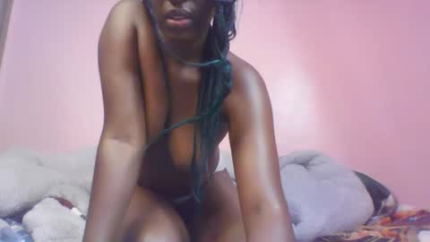 Snapshot of squirt_goddess_ chatting on 1, 3, 2026 Emmah online show from 1, 3, 2026