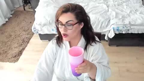 Snapshot of squirt_kimmm chatting on 11, 9, 2025 Kim online show from 11, 9, 2025