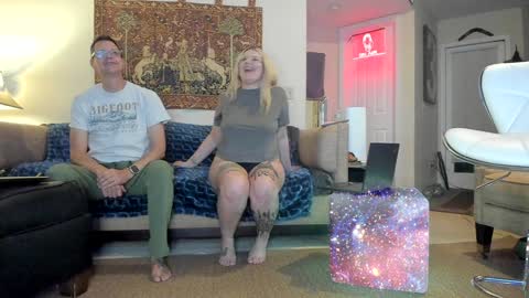 Snapshot of squirt_vip_room chatting on 5, 1, 2025 Roxy Day  Mossimo Knight online show from 5, 1, 2025