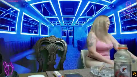 Snapshot of squirt_vip_room chatting on 15, 2, 2026 Roxy Day Mossimo Knight online show from 15, 2, 2026